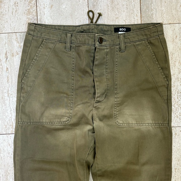 Urban Outfitters (BDG) Chino Pant (US 27) - Olive/Khaki Green - Picture 5 of 6
